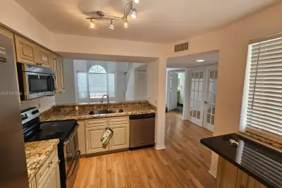 2206 Glenmoor Dr, West Palm Beach: photo 1 of 45