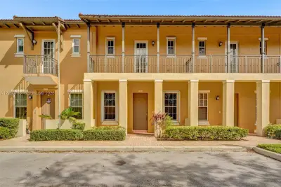 475 SW 147th Ter #6-48, Pembroke Pines: photo 1 of 23