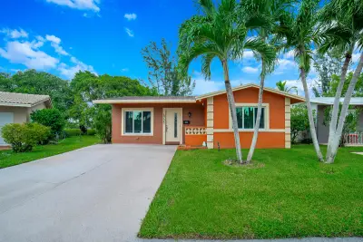 6735 NW 62nd St, Tamarac: photo 1 of 23