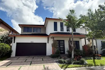 15835 NW 87th Ct, Miami Lakes: photo 1 of 35