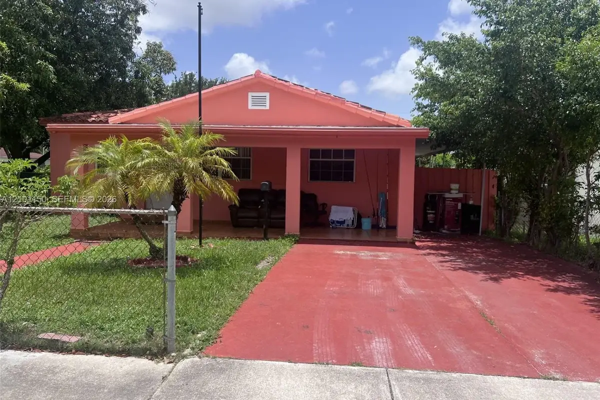 5300 SW 6th St, Miami: photo 1 of 10
