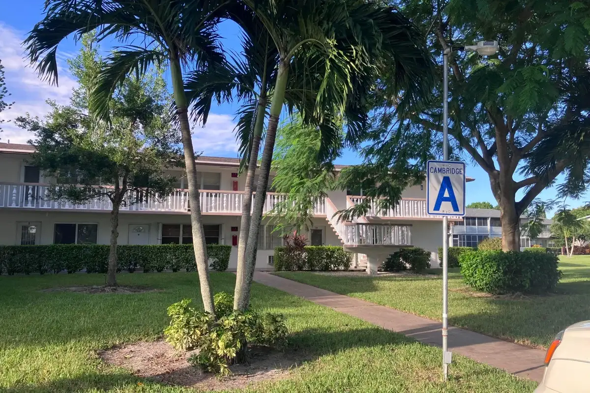 8 Cambridge A, West Palm Beach: photo 1 of 12