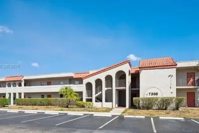 7368 Woodmont Ave #105, Tamarac: photo 1 of 12