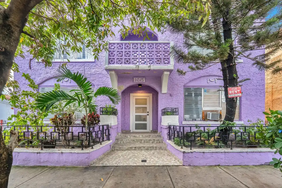 1554 SW 5th St #7, Miami: photo 1 of 10