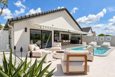 11120 Clover Leaf Cir, Boca Raton: photo 1 of 32