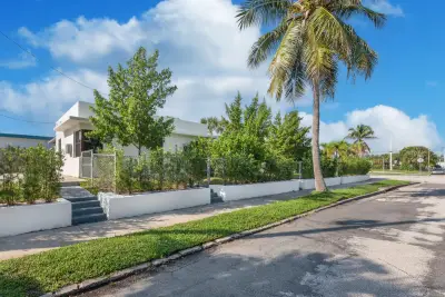 538 28th St #1, West Palm Beach: photo 1 of 13