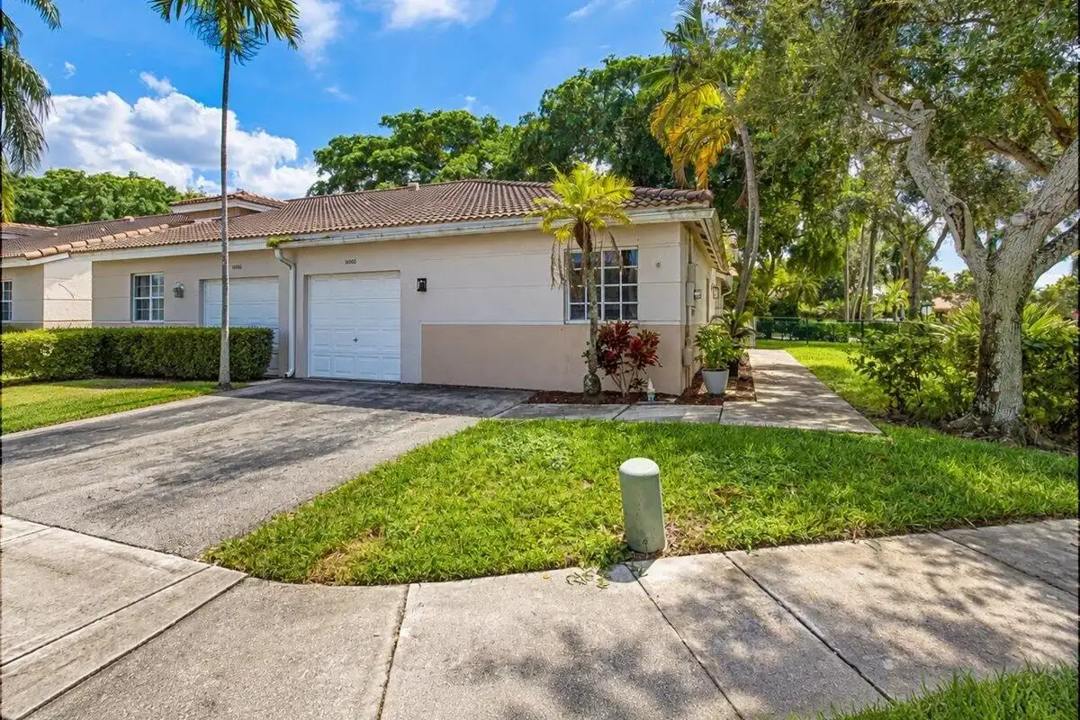 11700 SW 19th St, Miramar: photo 1 of 34