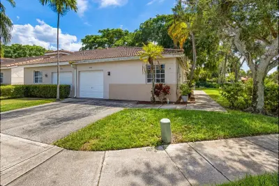11700 SW 19th St, Miramar: photo 1 of 34