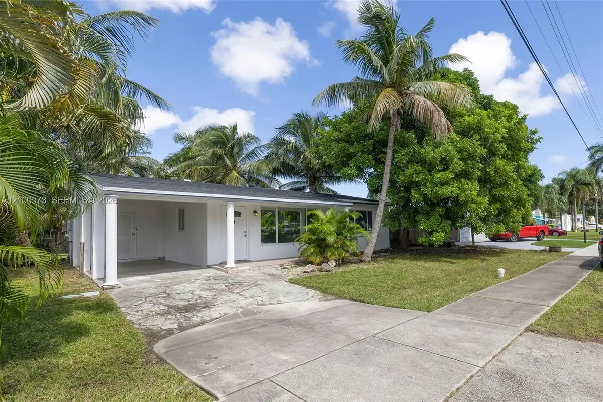 2733 Harding St, Hollywood: photo 1 of 41