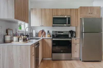 1153 NE 158th St, North Miami Beach: photo 1 of 18