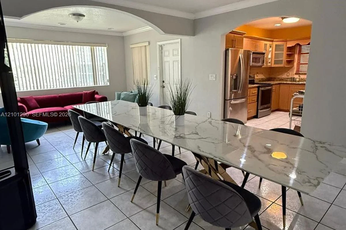 1020 NE 172nd Ter, Miami: photo 1 of 8