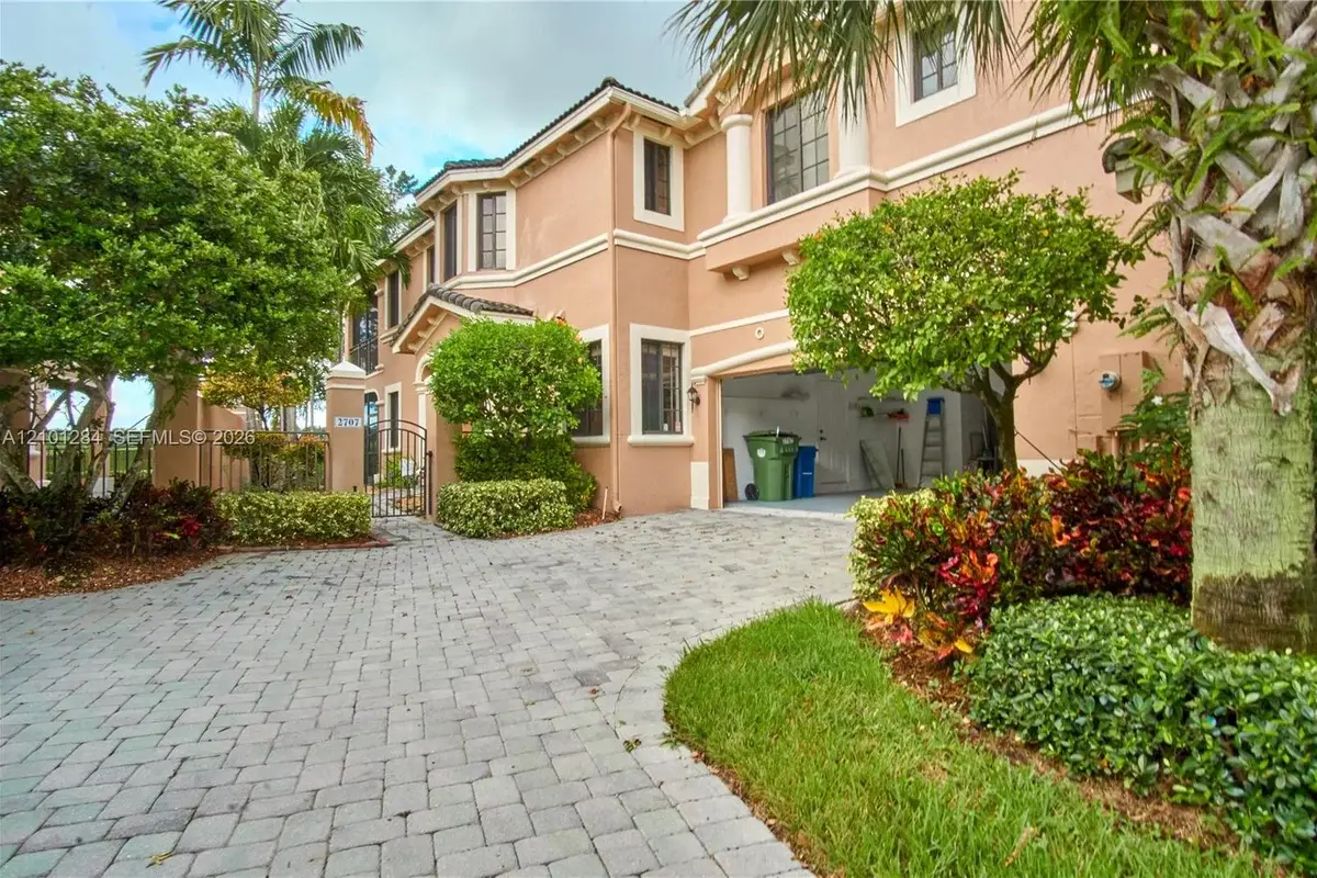 2707 Center Ct Dr #1-15, Weston: photo 1 of 33