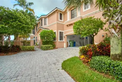 2707 Center Ct Dr #1-15, Weston: photo 1 of 33