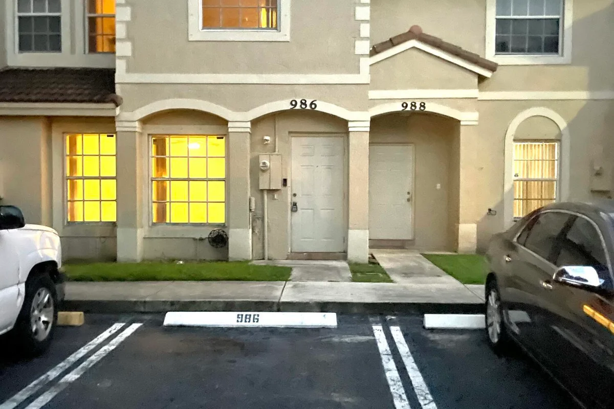 986 Summit Lake Dr, West Palm Beach: photo 1 of 30