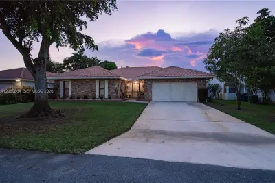 4118 NW 69th Ter, Coral Springs: photo 1 of 47
