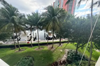 3340 NE 190th St #308, Aventura: photo 1 of 14