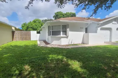 9947 SW 59th Ct, Cooper City: photo 1 of 16