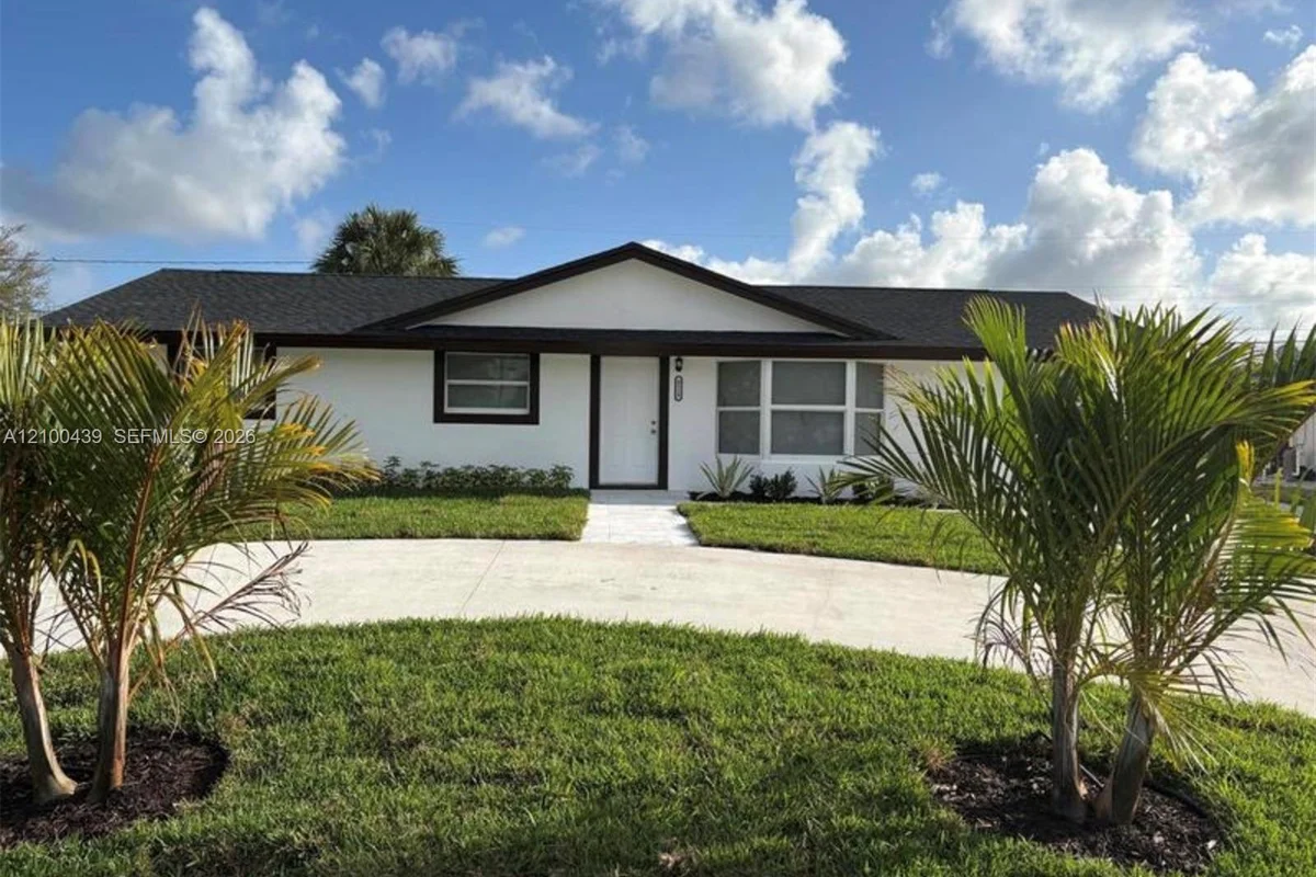 4318 Crestdale St, Palm Beach Gardens: photo 1 of 12