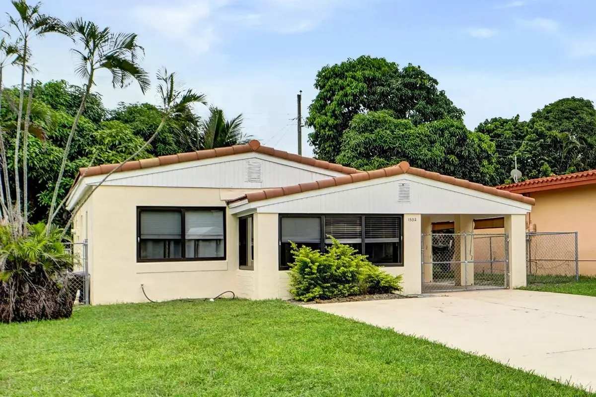 1532 NE 173rd St, North Miami Beach: photo 1 of 42