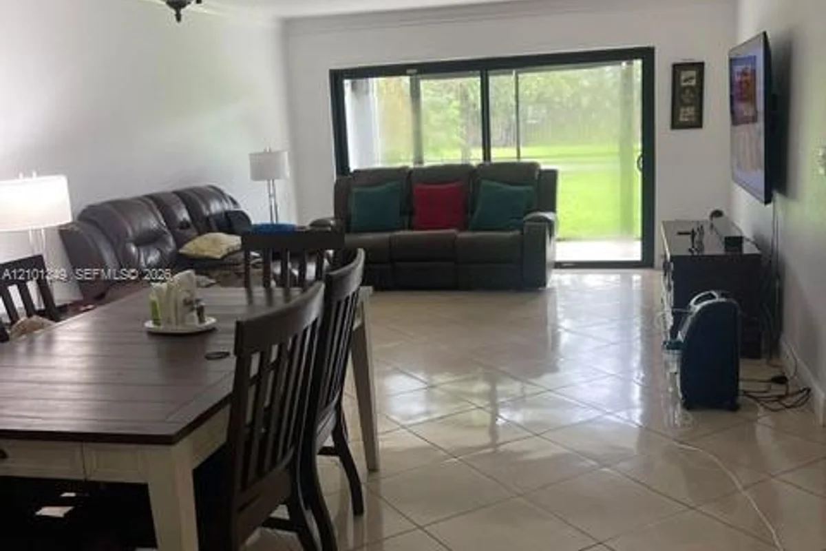 10227 NW 9th St Cir #107-3, Miami: photo 1 of 12