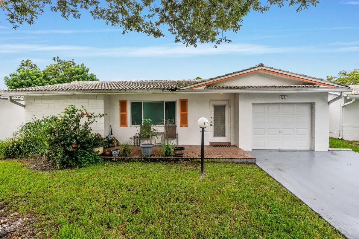 1171 NW 89th Ave, Plantation: photo 1 of 40