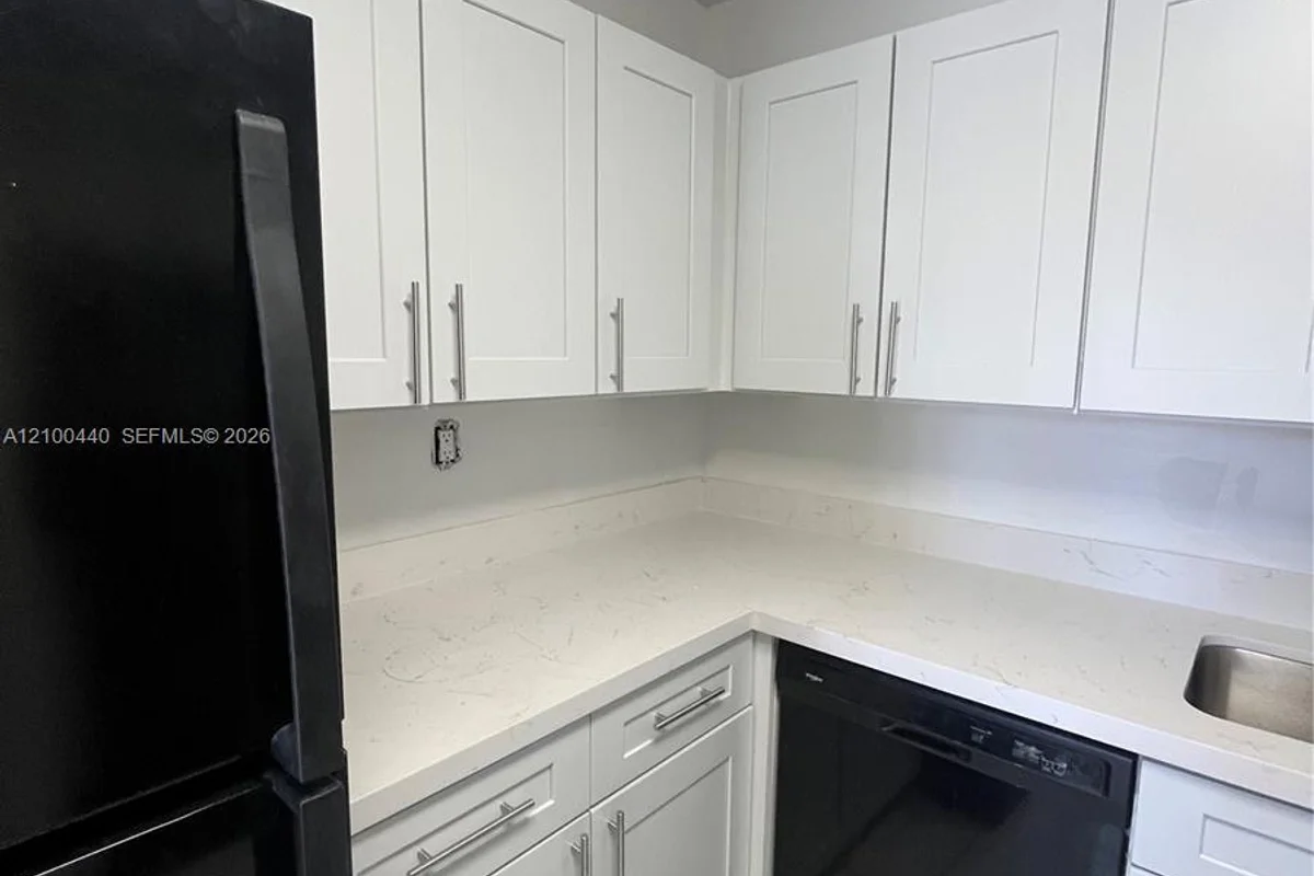 7430 SW 153rd Pl #106-1, Miami: photo 1 of 33