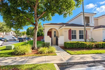 2238 NE 42nd Cir, Homestead: photo 1 of 21