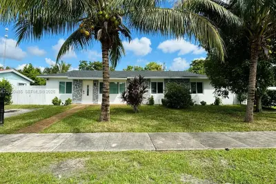 75 NW 206th Ter, Miami Gardens: photo 1 of 13