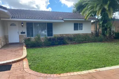 4113 NW 78th Ln, Coral Springs: photo 1 of 8