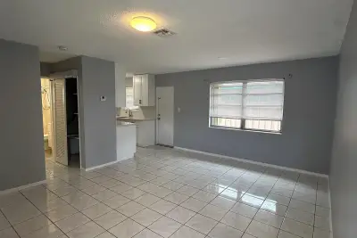 5891 NE 18th Ave #3, Fort Lauderdale: photo 1 of 10