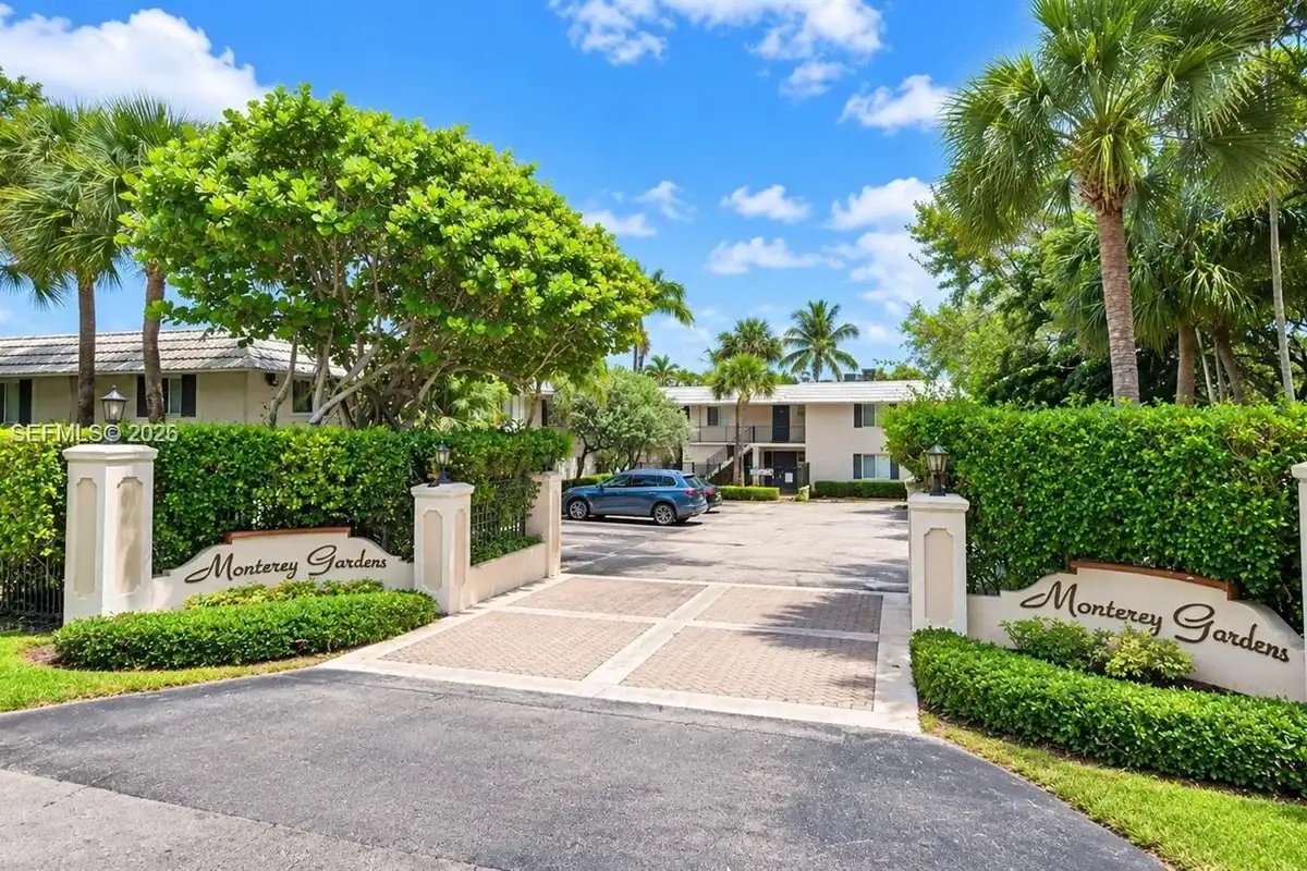 8617 SW 68th Ct #22, Pinecrest: photo 1 of 16