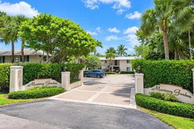 8617 SW 68th Ct #22, Pinecrest: photo 1 of 16