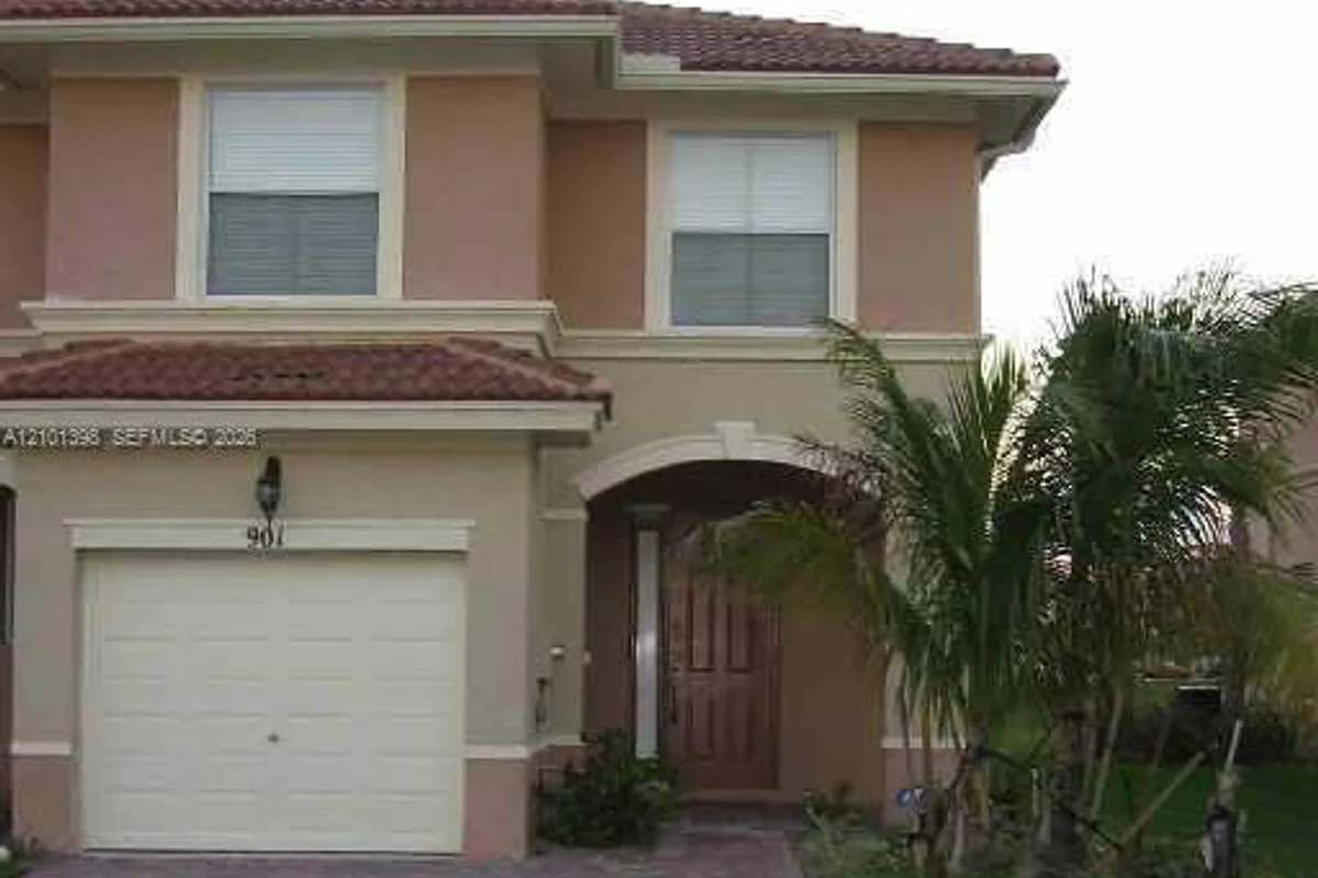901 Seminole Palms Dr, Greenacres: photo 1 of 4