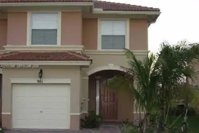 901 Seminole Palms Dr, Greenacres: photo 1 of 4