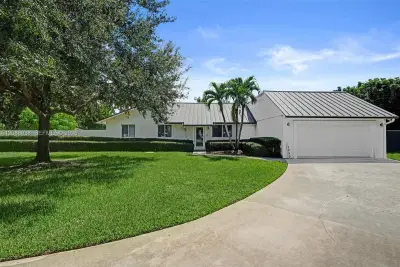 12990 SW 190th St, Miami: photo 1 of 39