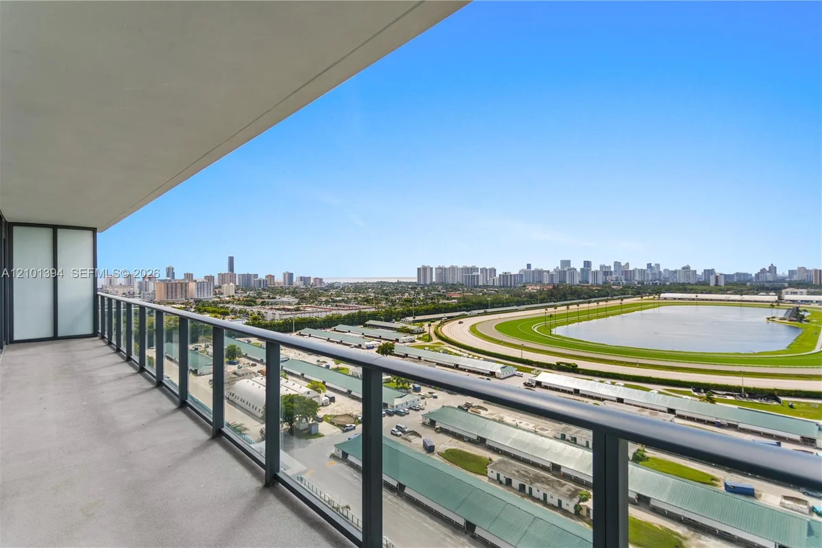 1170 E Hallandale Beach Blvd #1811, Hallandale Beach: photo 1 of 11