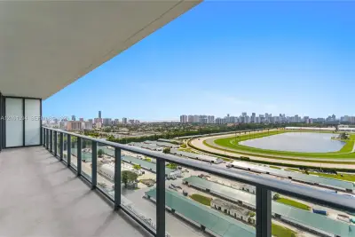 1170 E Hallandale Beach Blvd #1811, Hallandale Beach: photo 1 of 11