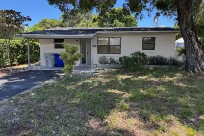 3840 NE 12th Ave, Pompano Beach: photo 1 of 3