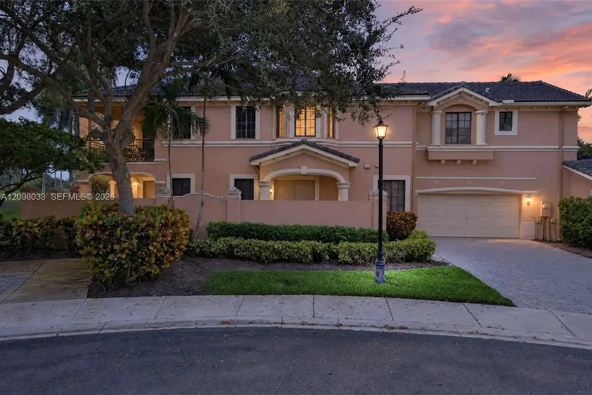 2737 Center Ct Dr #1-18, Weston: photo 1 of 59