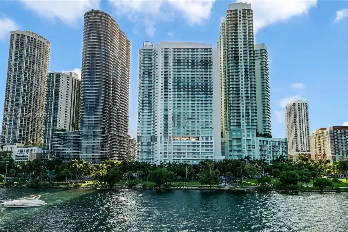 1800 N Bayshore Dr #4006, Miami: photo 1 of 26