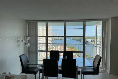 301 174th St #1105, Sunny Isles Beach: photo 1 of 25