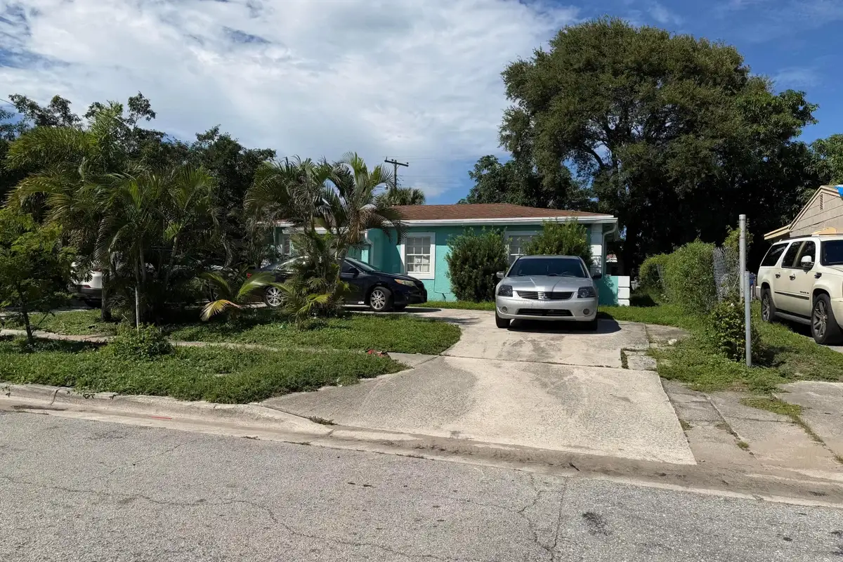 386 W 15th St, Riviera Beach: photo 1 of 1