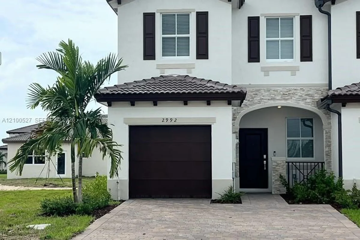 2992 SE 25th Rd, Homestead: photo 1 of 16