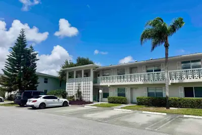 2811 SW 15th St #202, Delray Beach: photo 1 of 35