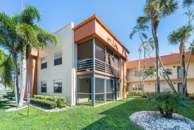 196 Piedmont E, Delray Beach: photo 1 of 31