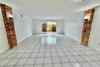 14903 SW 80th St #110, Miami: photo 1 of 25