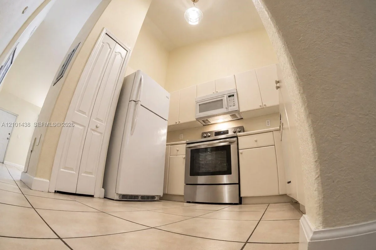 1660 SE 29th St #206, Homestead: photo 1 of 19
