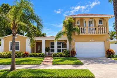 330 Cypress Dr, Lake Park: photo 1 of 17