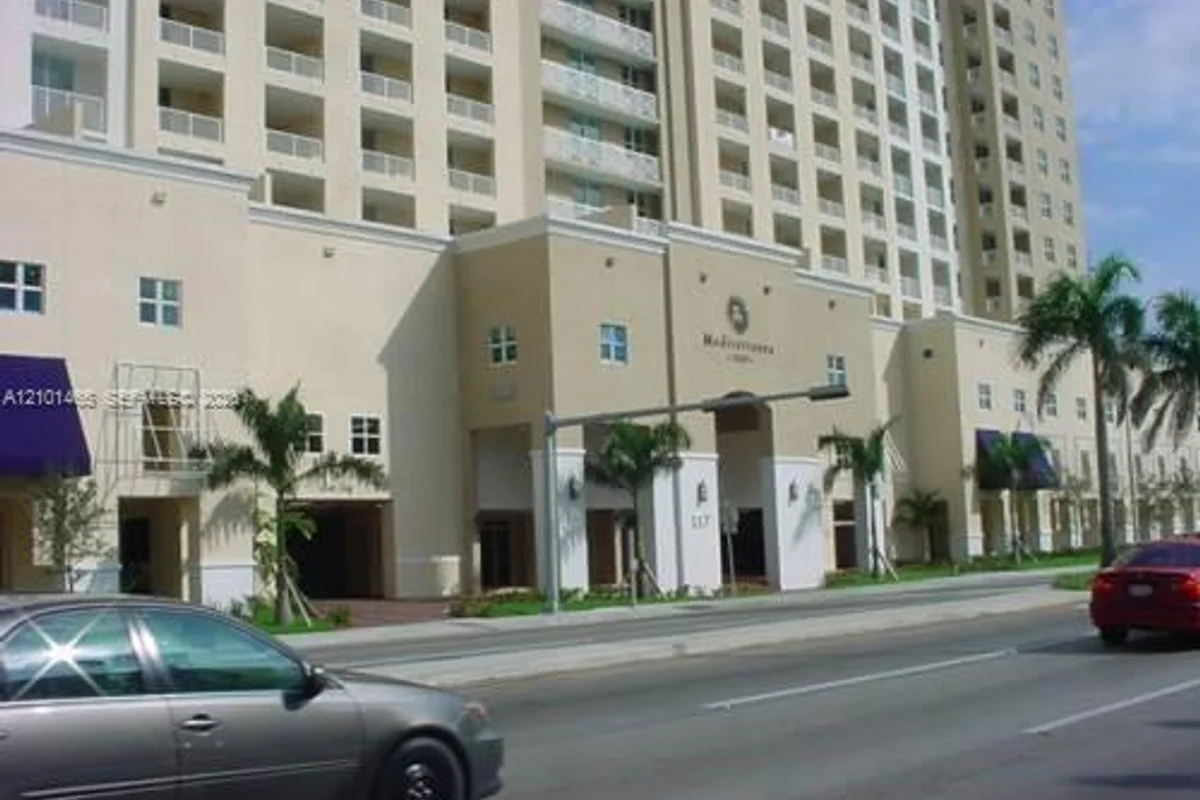 117 NW 42nd Ave #1609, Miami: photo 1 of 12