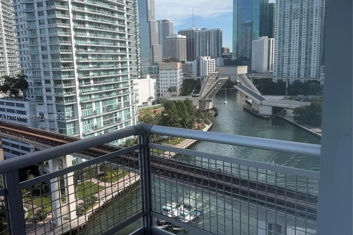 690 SW 1st Ct #1703, Miami: photo 1 of 22